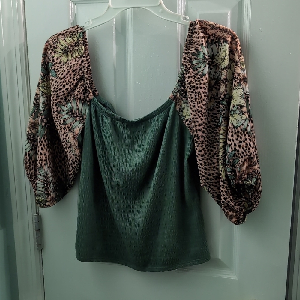Emerald Green Relaxed Bell Sleeve Blouse